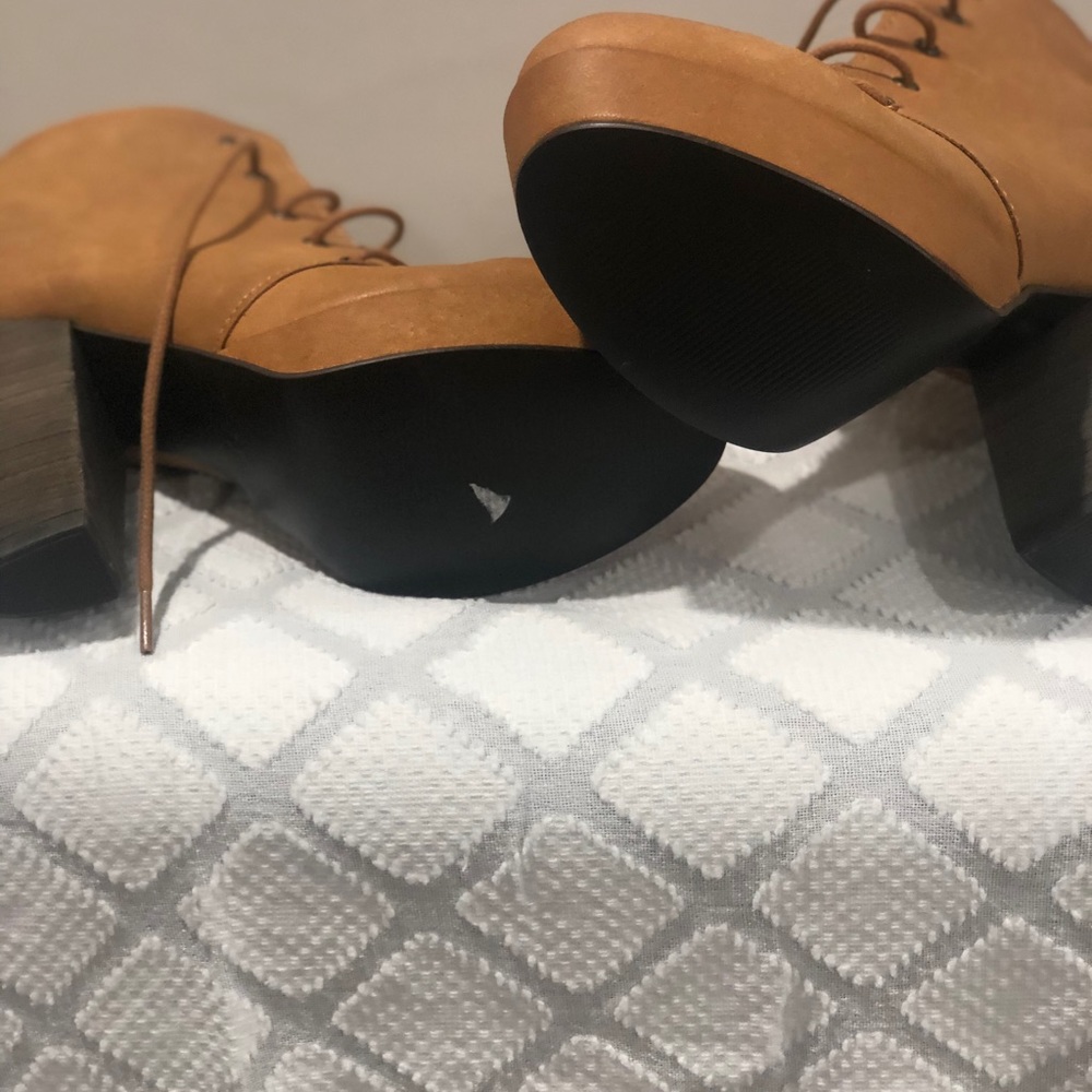 Steve Madden Platform Bootie . New Never Worn - image 1